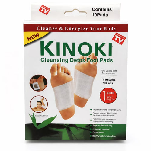 Plasturi detox aplicați pe talpa piciorului înainte de somn, demonstrație de utilizare pentru absorbția toxinelor și relaxare în timpul nopții.
